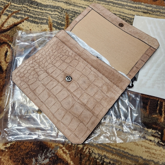 Urbancode Leather crock purse - Picture 7 of 15